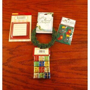 Vintage Christmas Village Accessories Bundle Lemax / Darice Clips, Wreath, 4 Set